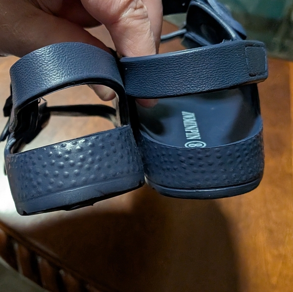 Sandles - Picture 4 of 11